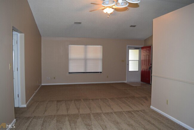 Building Photo - 126 Creekwood Cir