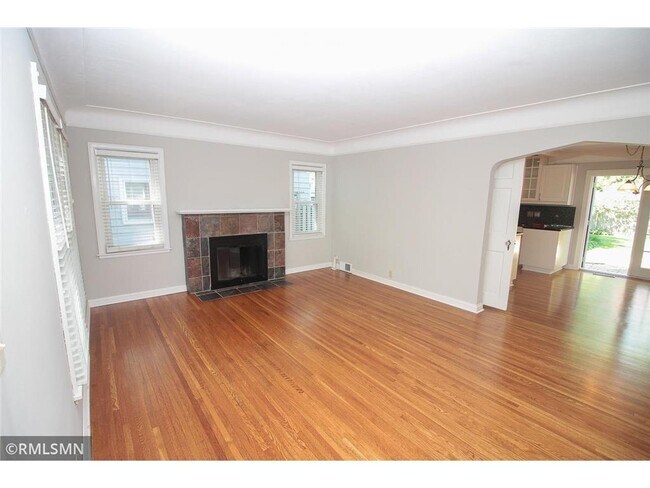 Foto del edificio - 4124 Xenwood Ave S