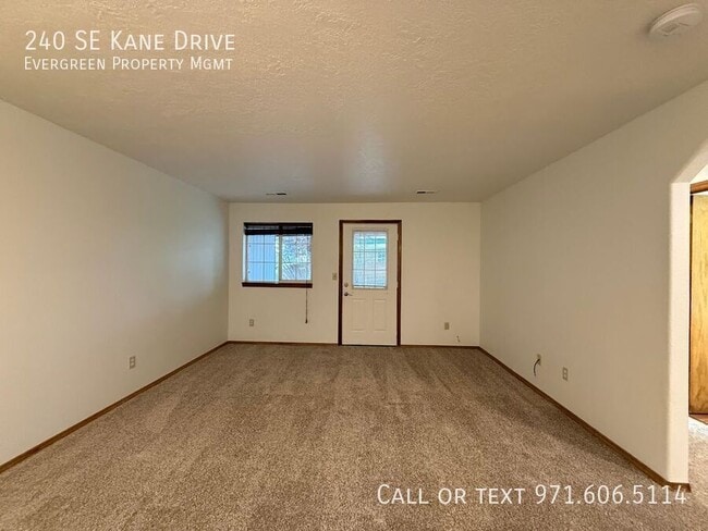 Foto del edificio - 240 SE Kane Dr