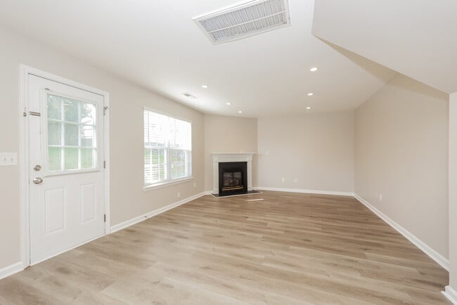 Building Photo - 4108 Pineorchard Pl