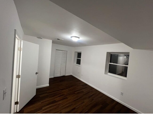 Building Photo - 280 Seaview Ave