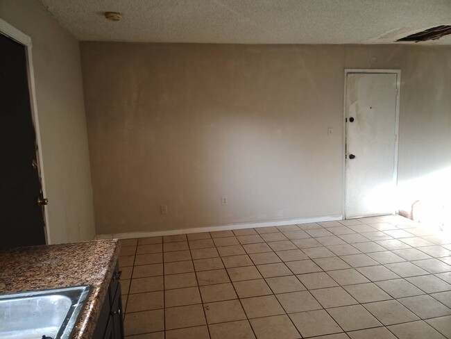 Building Photo - 2209 Cedro Ct