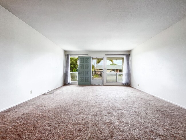 Foto del edificio - Pet Friendly 4/2 Kailua Home with Huge Yar...