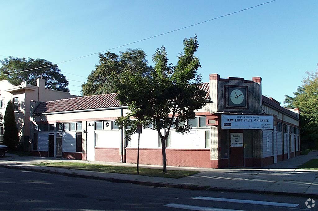 Building Photo - Corner Clock Lofts