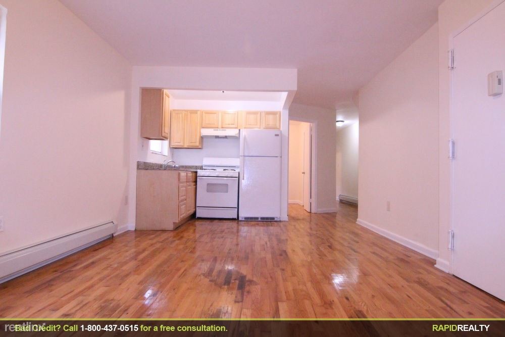 Primary Photo - 1305 Needham Ave