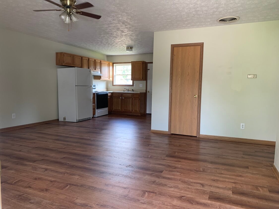 327 W Broadway St Unit 4, Urbana, OH 43078 Apartments 327 W Broadway