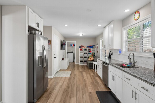 Foto del edificio - 63 Dorothy Ln