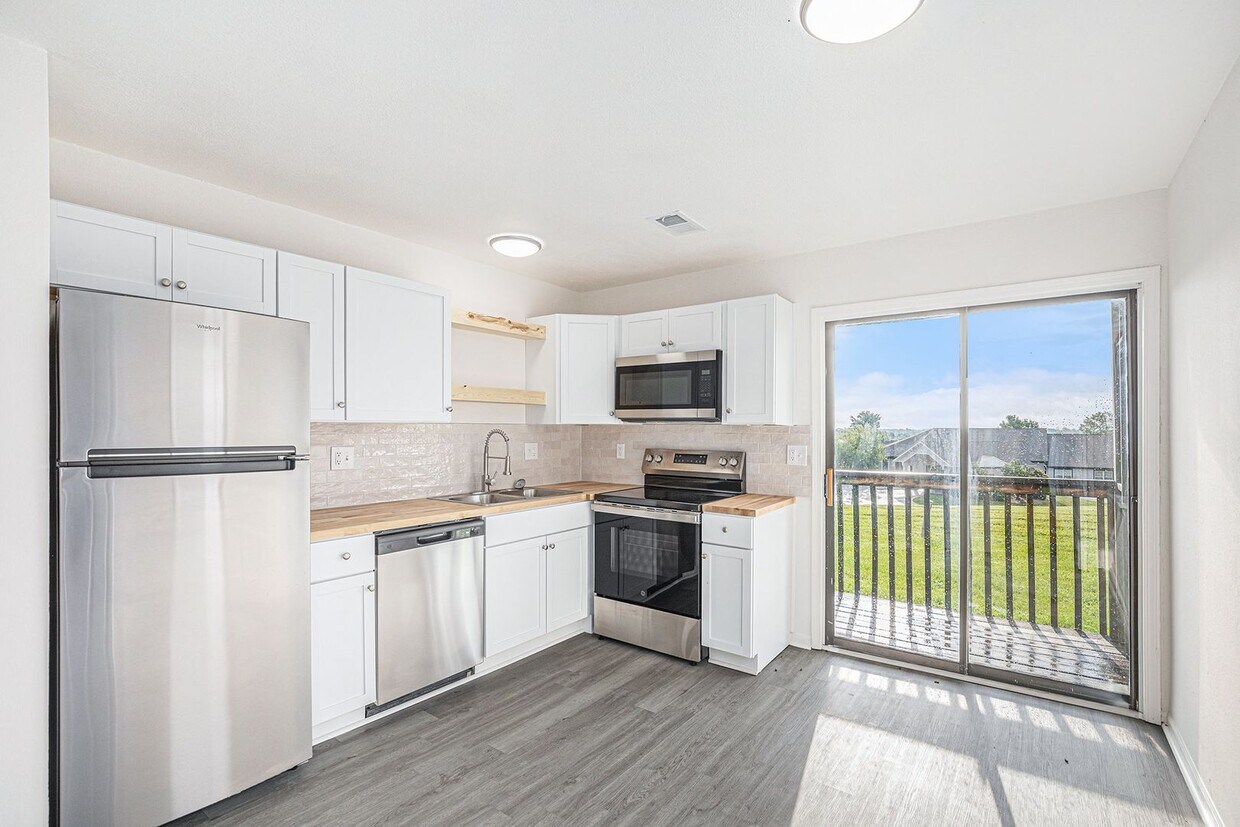 Foto principal - Beautiful 2-bedroom in the heart of Raymore!