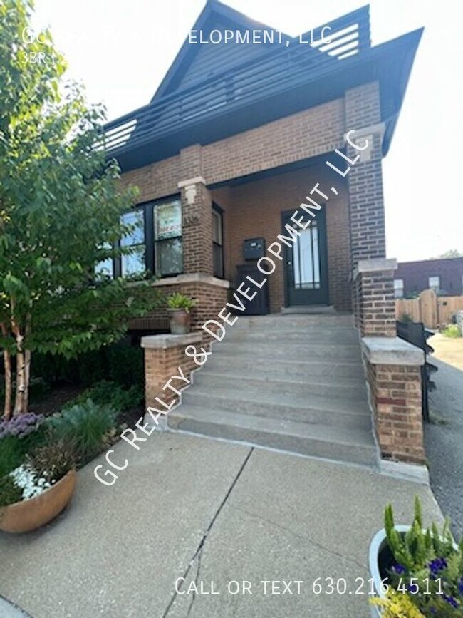 Building Photo - ***SINGLE FAMILY HOME / 3 BDRM + OFFICE / ...