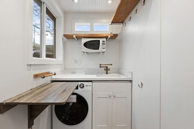 Building Photo - 5155