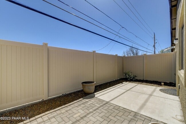 Foto del edificio - 915 Gail Gardner Way