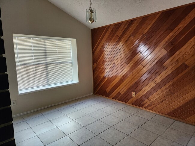 Building Photo - 3036 Walnut Springs Dr