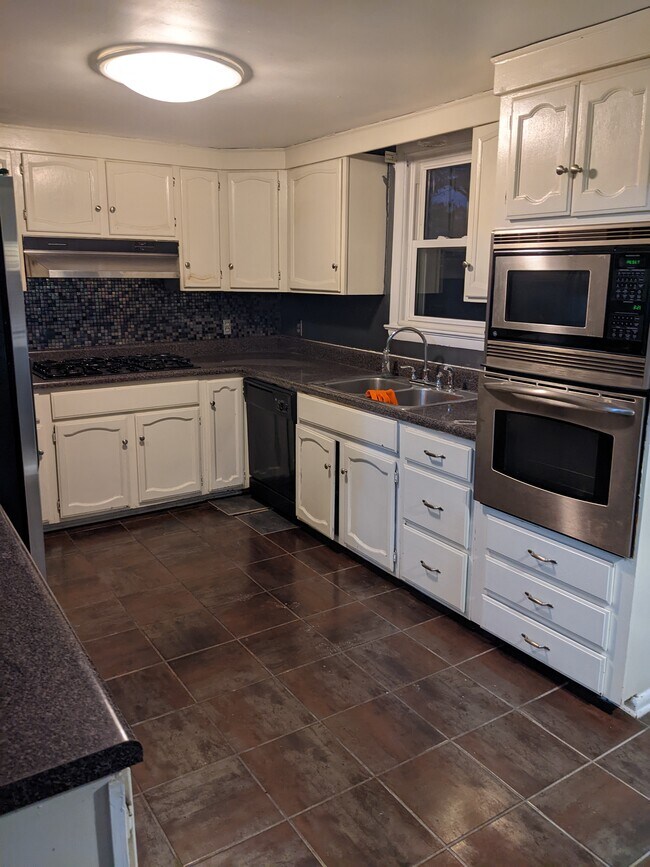 Foto del edificio - 1265 River Oaks Dr