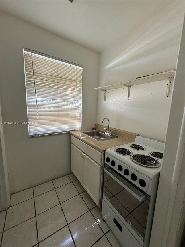 Foto del edificio - 2700 SW 62nd Ave