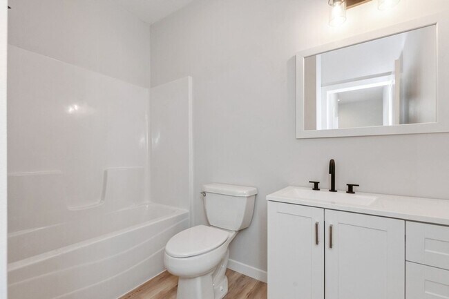Foto del edificio - GREAT LOCATION!! Executive 4 Bed, 3 Bath Home in Johnston