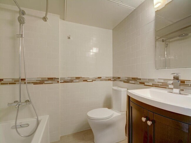 Foto del edificio - 3110 Red River St