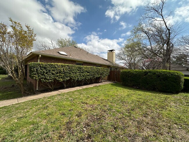 Foto del edificio - 4738-4740 Berridge Lane