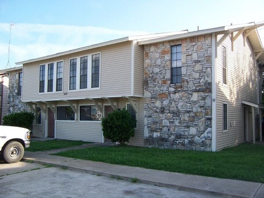 Building Photo - 1108 Welsh Ave