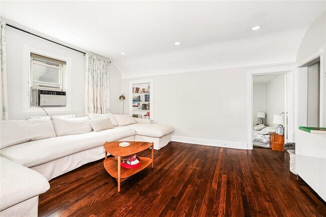 Foto del edificio - 86 Parkway Cir