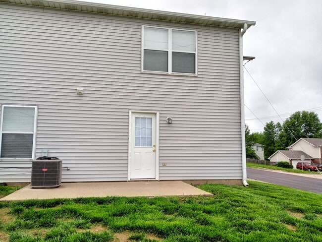 Building Photo - 2401-2403-2403 Northampton Dr