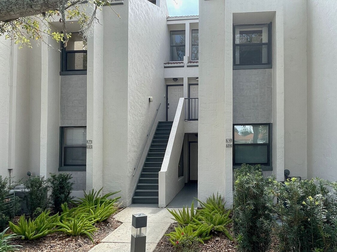 Foto principal - 2/2 Winterset FULLY FURNISHED Townhome!