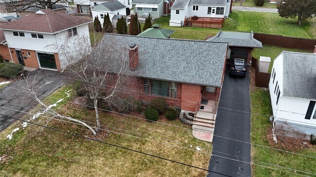 Foto del edificio - 311 Pierce Ave
