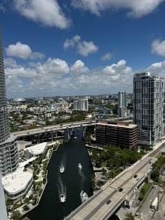 Foto del edificio - 185 SW 7th St