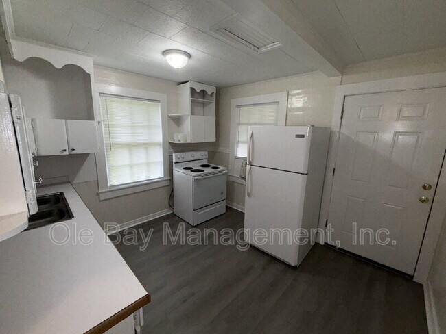 Foto del edificio - 454 Magnolia Rd