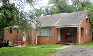 Building Photo - 603 Strand Rd NE