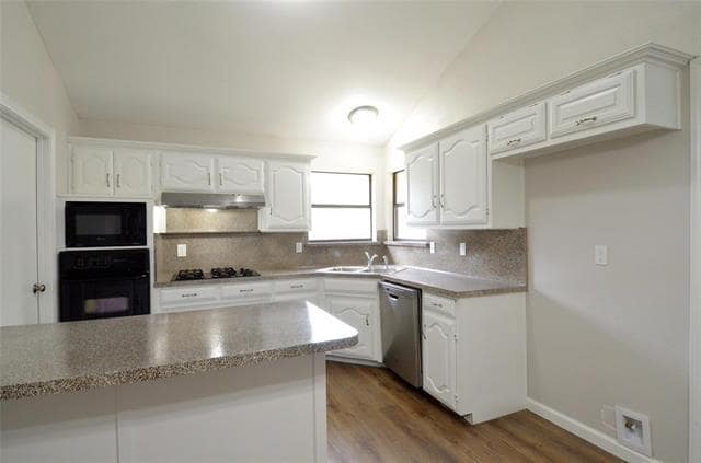 Building Photo - 2411 Kingsridge Dr