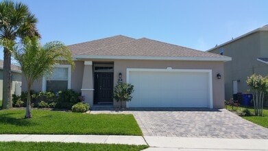 Building Photo - 2150 Bridgeport Cir
