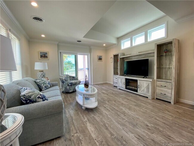 Building Photo - 2553 NE Heron's Walk