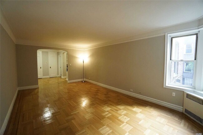 Building Photo - 111-15 75th Ave