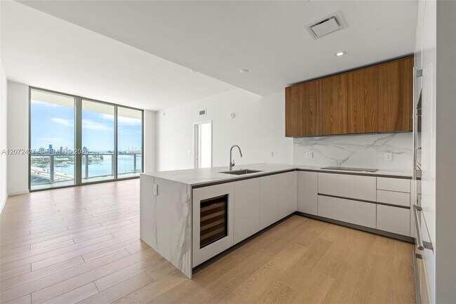 Foto del edificio - 1400 Biscayne Blvd
