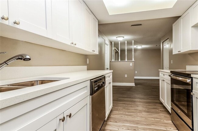 Building Photo - 6825 Amarillo St