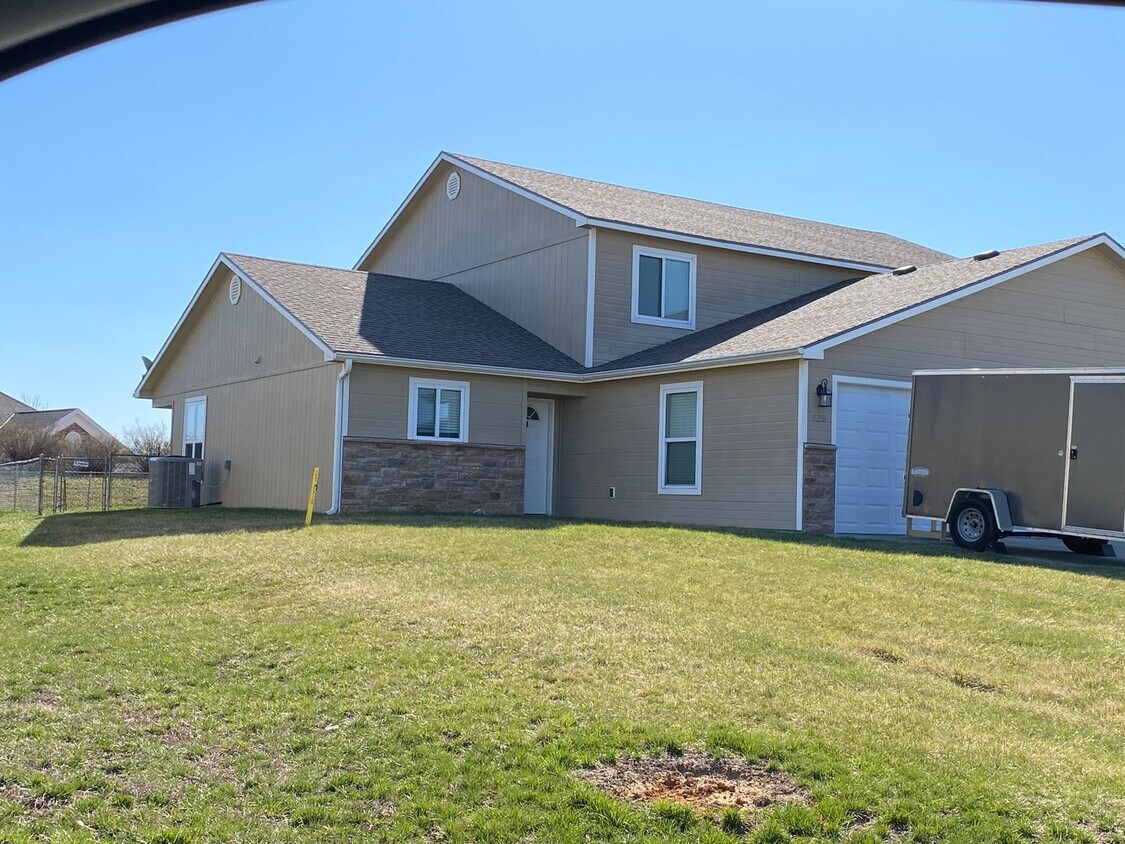 428 Highland Grove Dr Manhattan, KS 66503 Alquileres en Manhattan, KS