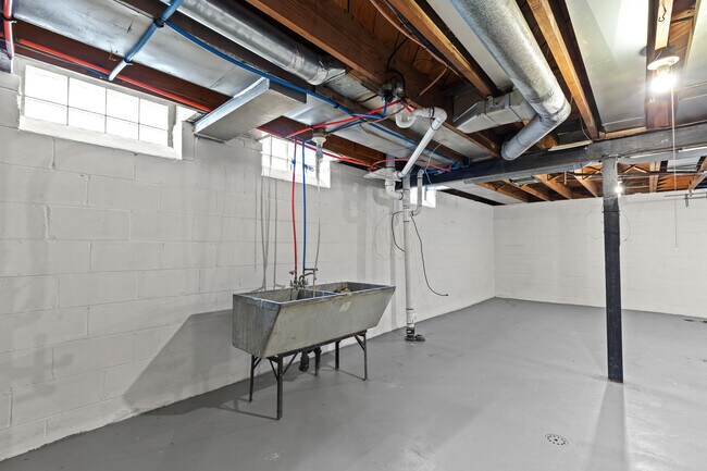 Foto del edificio - 5566 Haverhill St