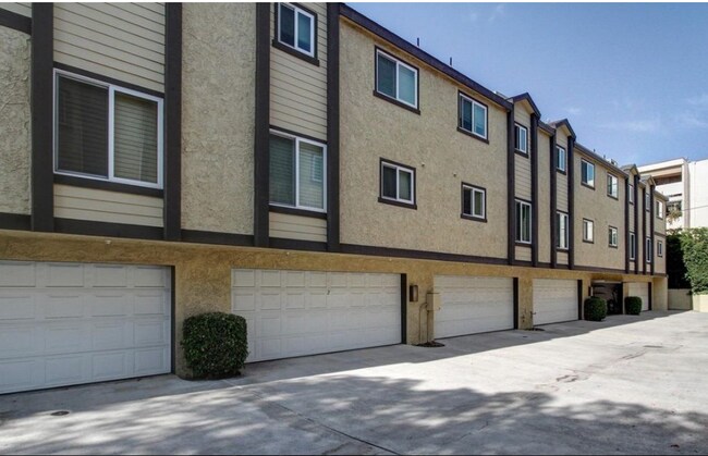 view of parking - 110 N Meridith Ave