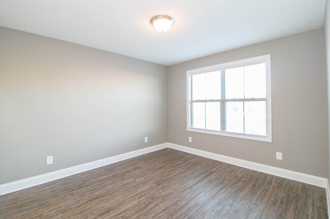 Building Photo - 325-C Landrum Place