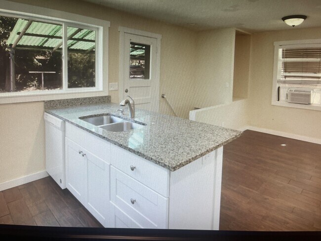 Building Photo - 1515 E 3010 S