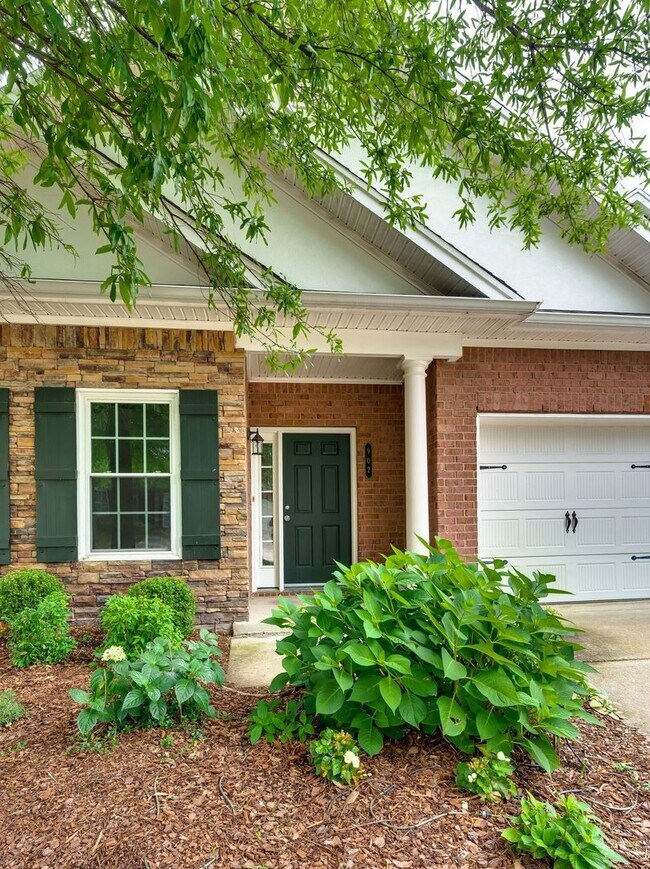 Building Photo - 902 Catlow Ct