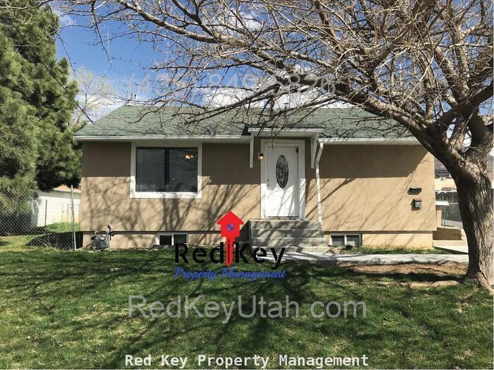 Primary Photo - Unit B Duplex w/Garage