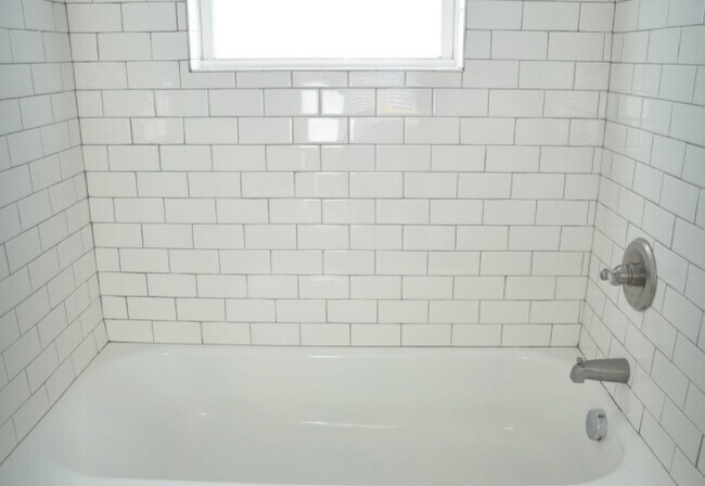 Interior Photo - 2545 McCallie Ave