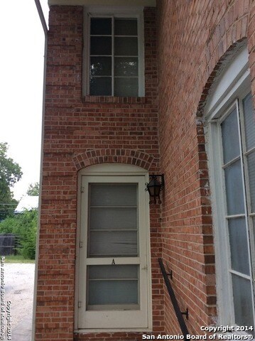 Building Photo - 323 E Melrose Dr