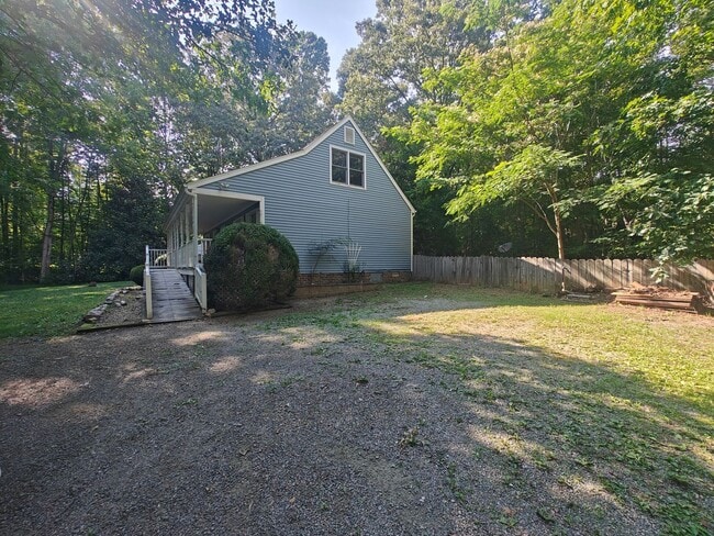 Foto del edificio - 4 bedroom home on cul-de-sac