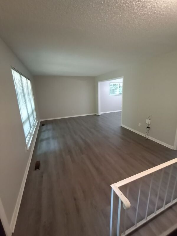 Building Photo - 3535 W Lakeside Dr