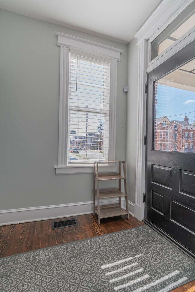Foto del edificio - 602 E 9th St