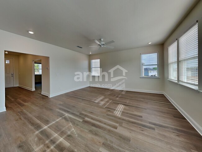 Foto del edificio - 3307 Emzy Dr