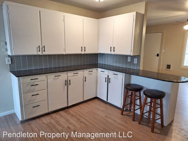 Building Photo - 3 br, 1 bath House - 1116 NW Despain Apt B