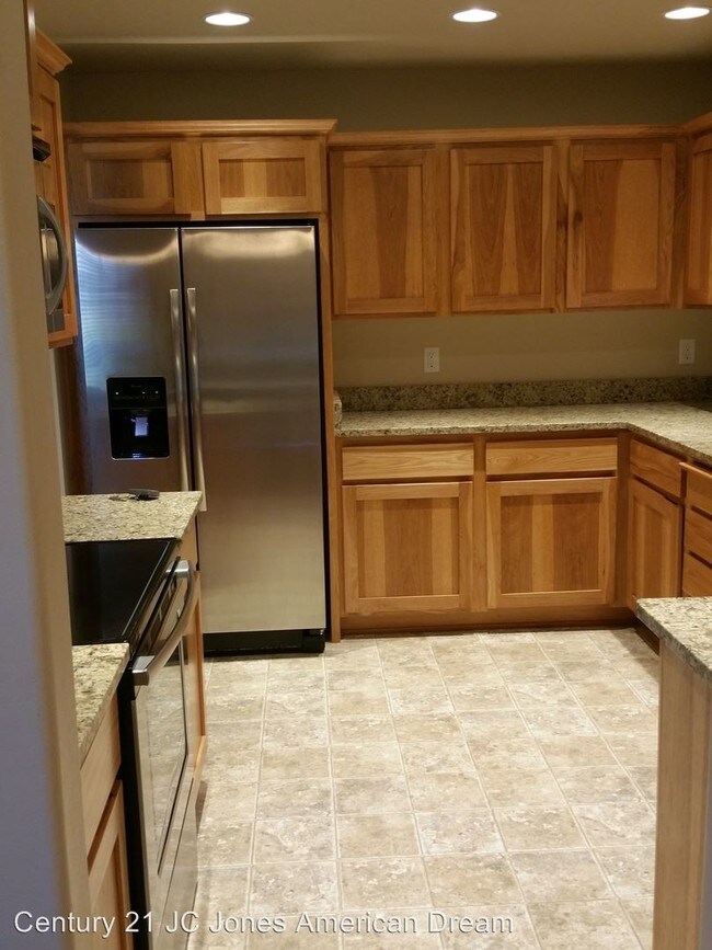 Foto del edificio - 3 br, 2 bath House - 1578 SW Yucca St.